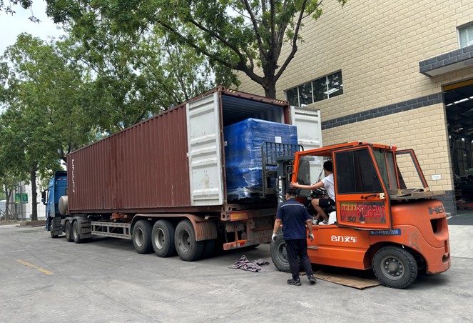 萬利高速金屬圓鋸機光耀啟航保加利亞